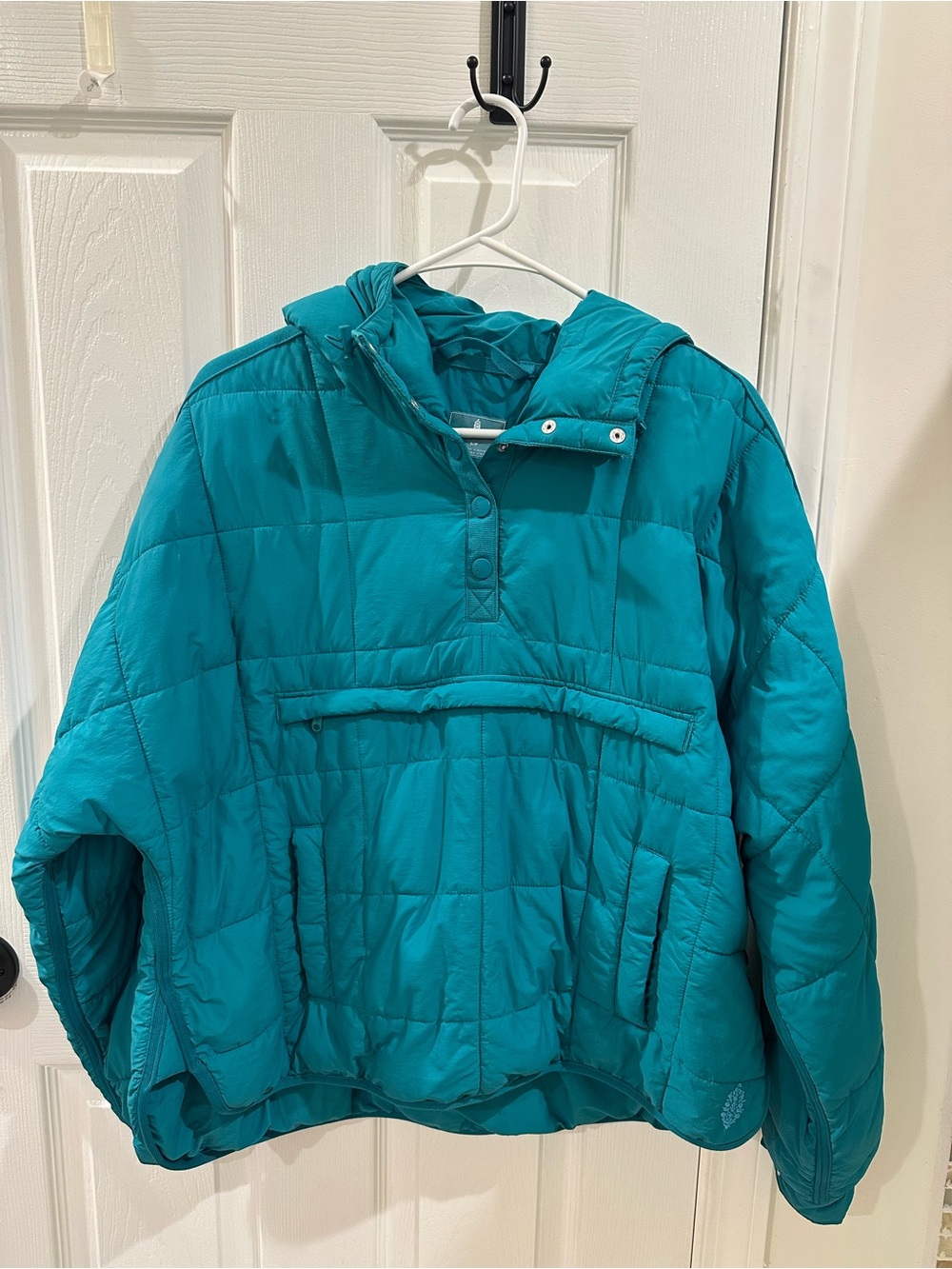 Pippa Packable Pullover